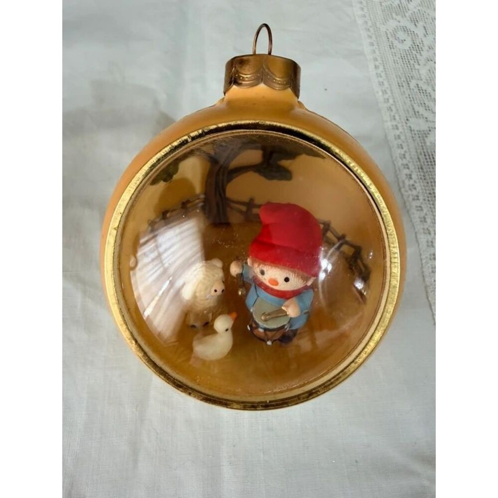 Vintage Hallmark Plastic Ornament See Through Scene Inside Drummer Boy Gold